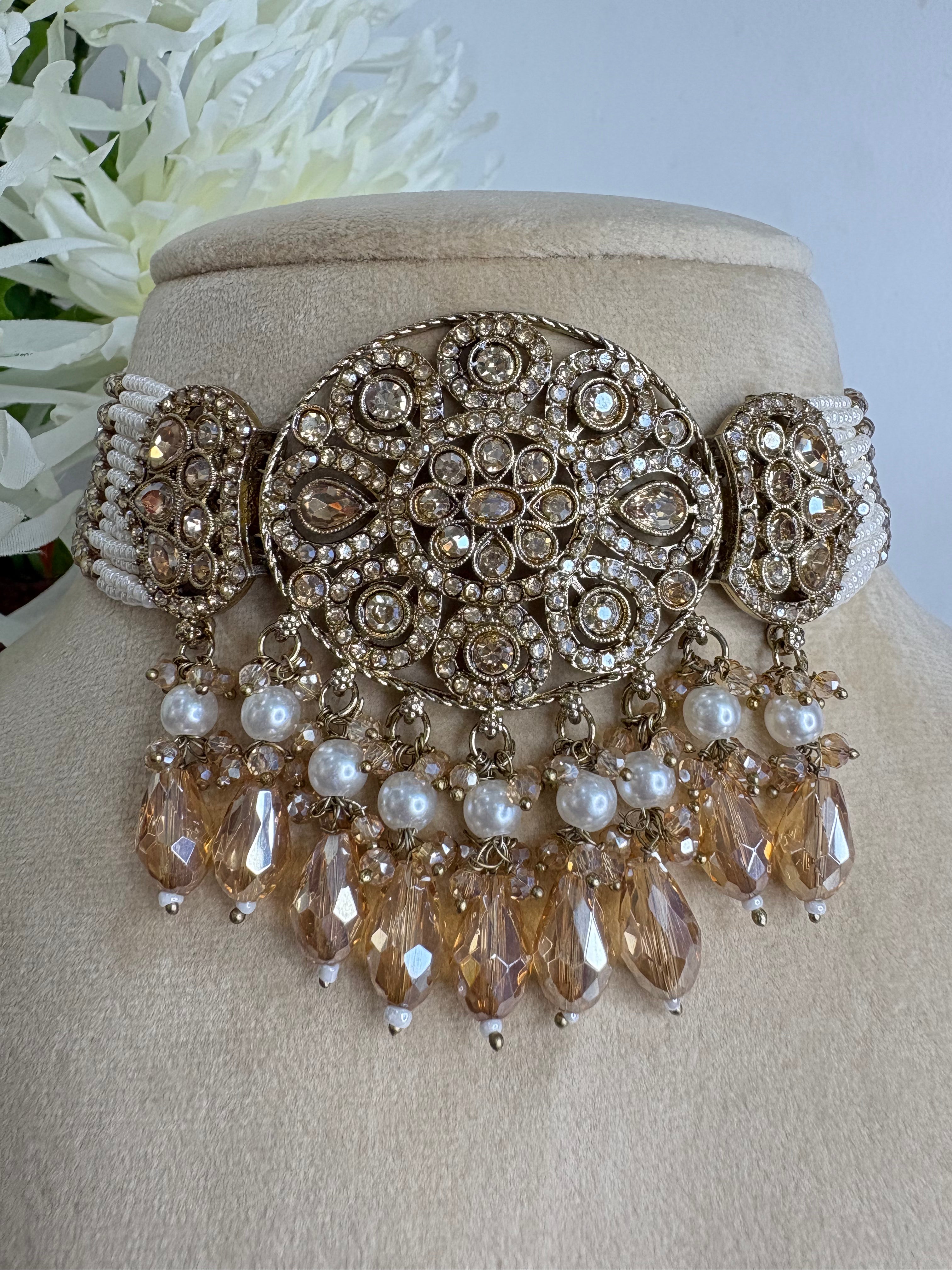 Reverse AD Pearl Choker Set- YJ610004