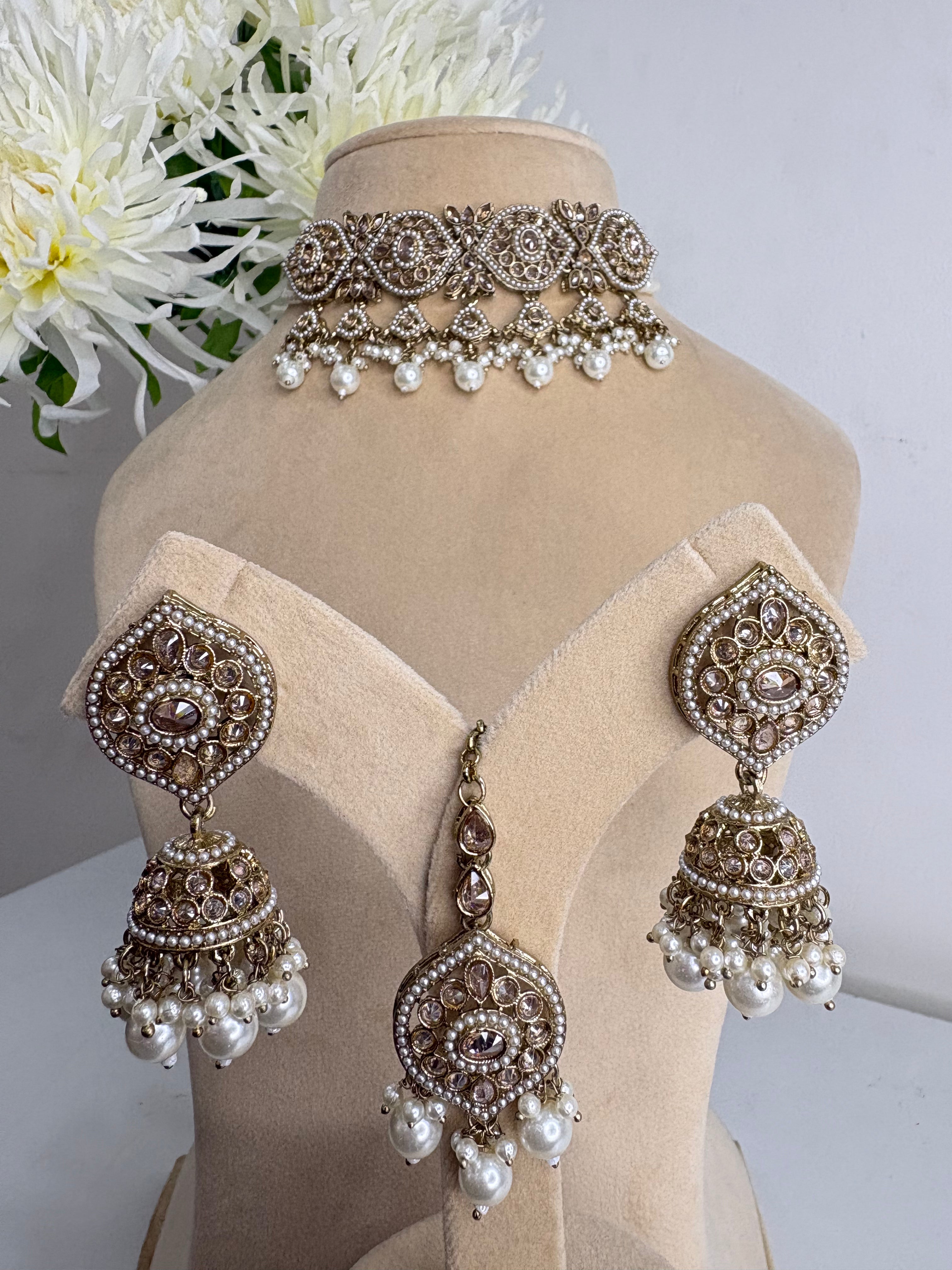 Reverse AD Pearl Choker Set- YJ610001