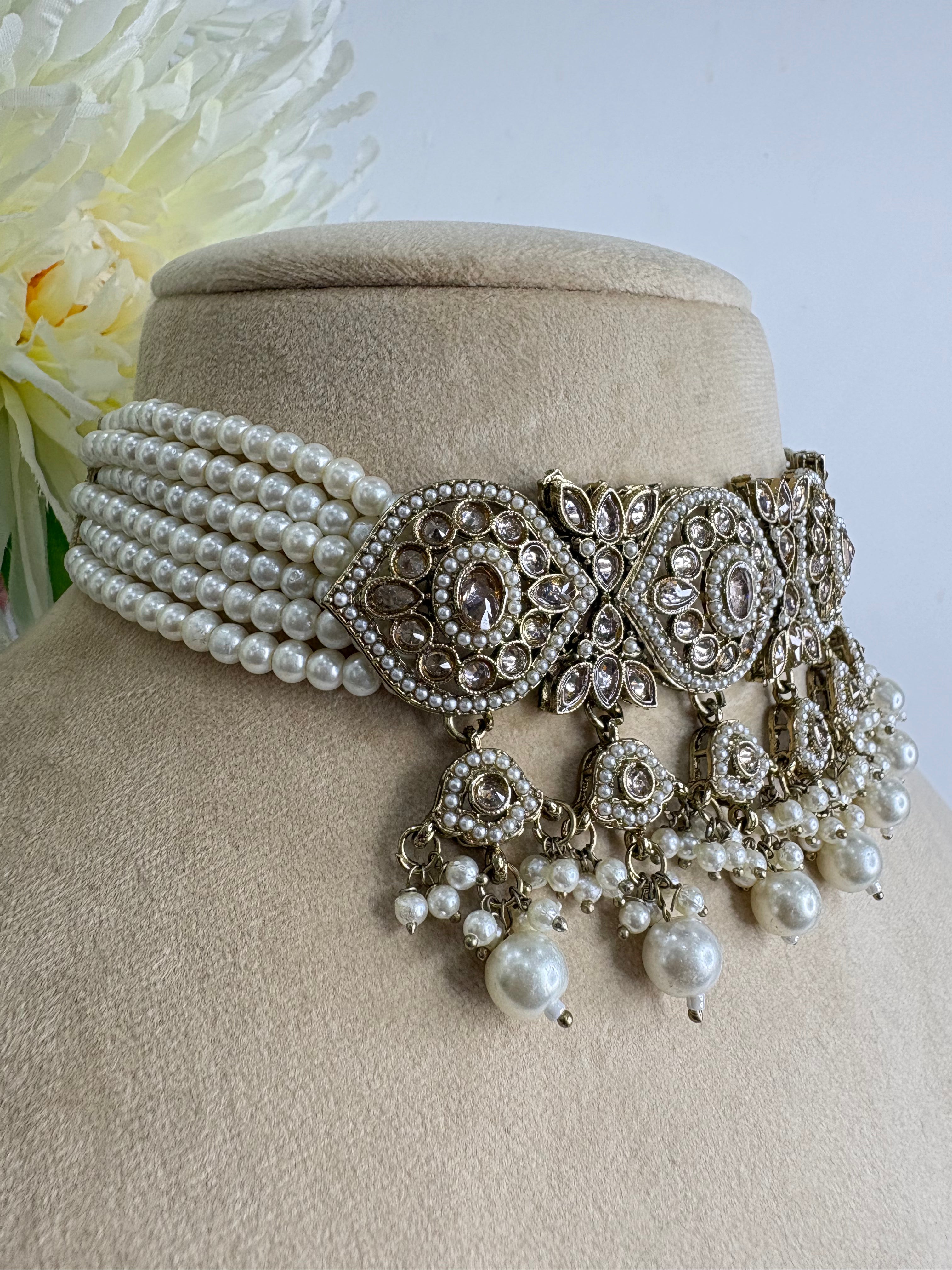 Reverse AD Pearl Choker Set- YJ610001