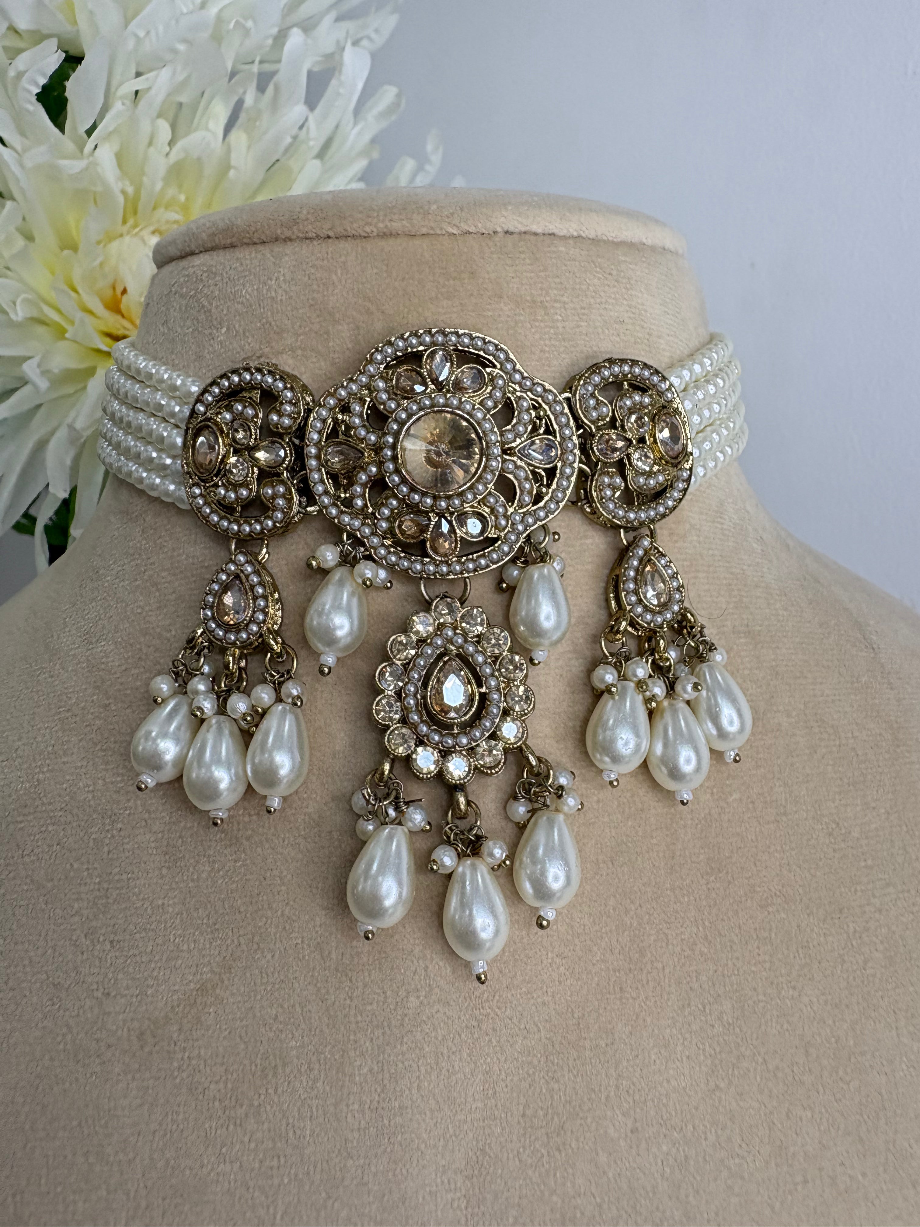 Reverse AD Pearl Choker Set- YJ610003