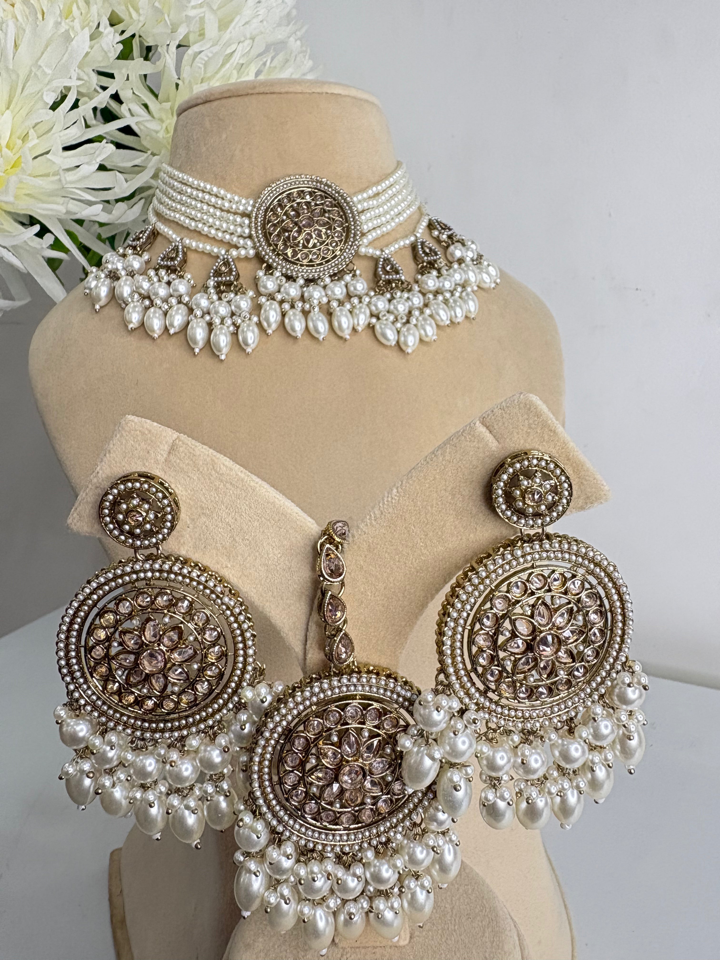 Reverse AD Pearl Choker Set- YJ610002