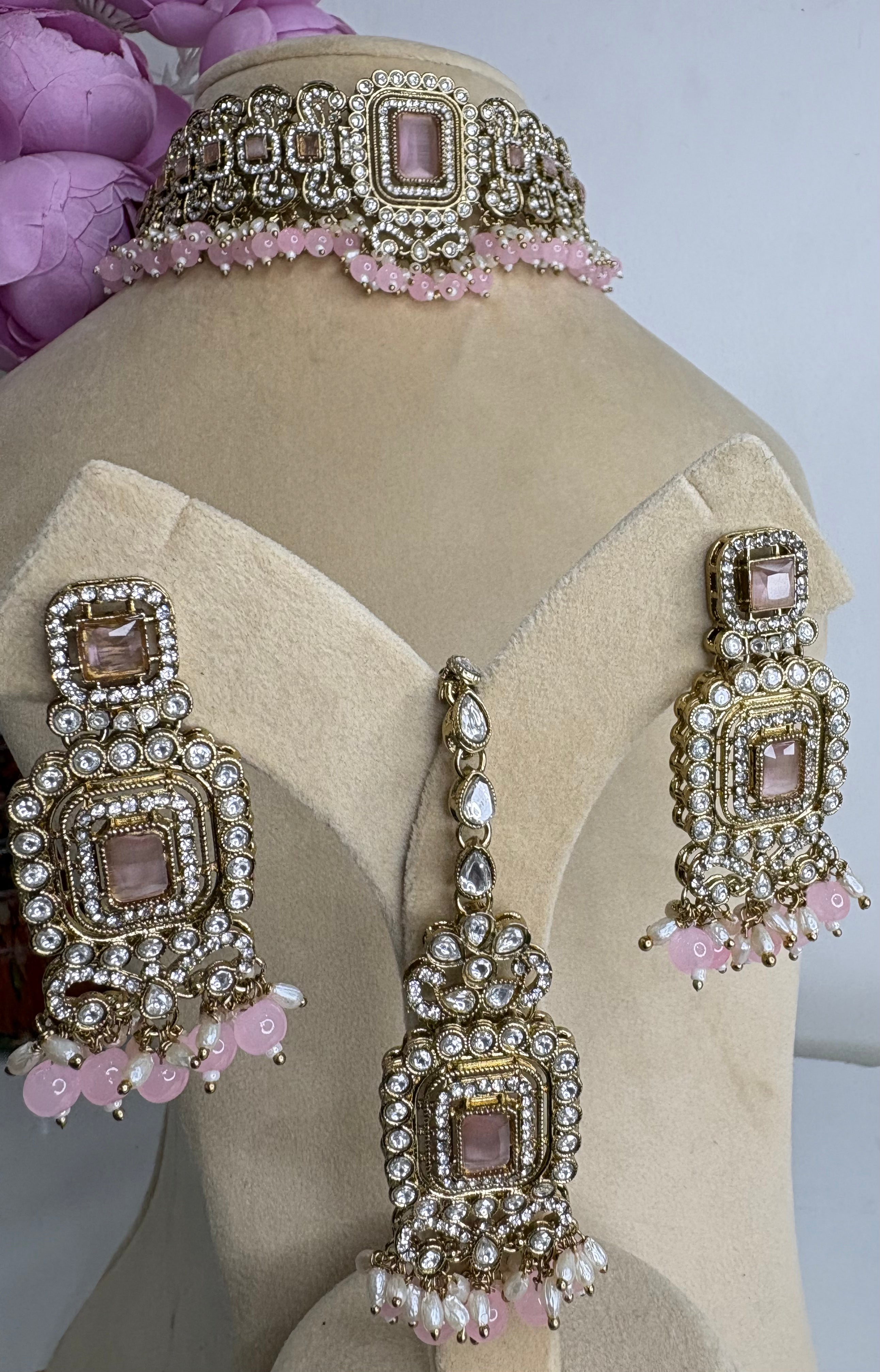 Kundan Choker Set- YJ310003