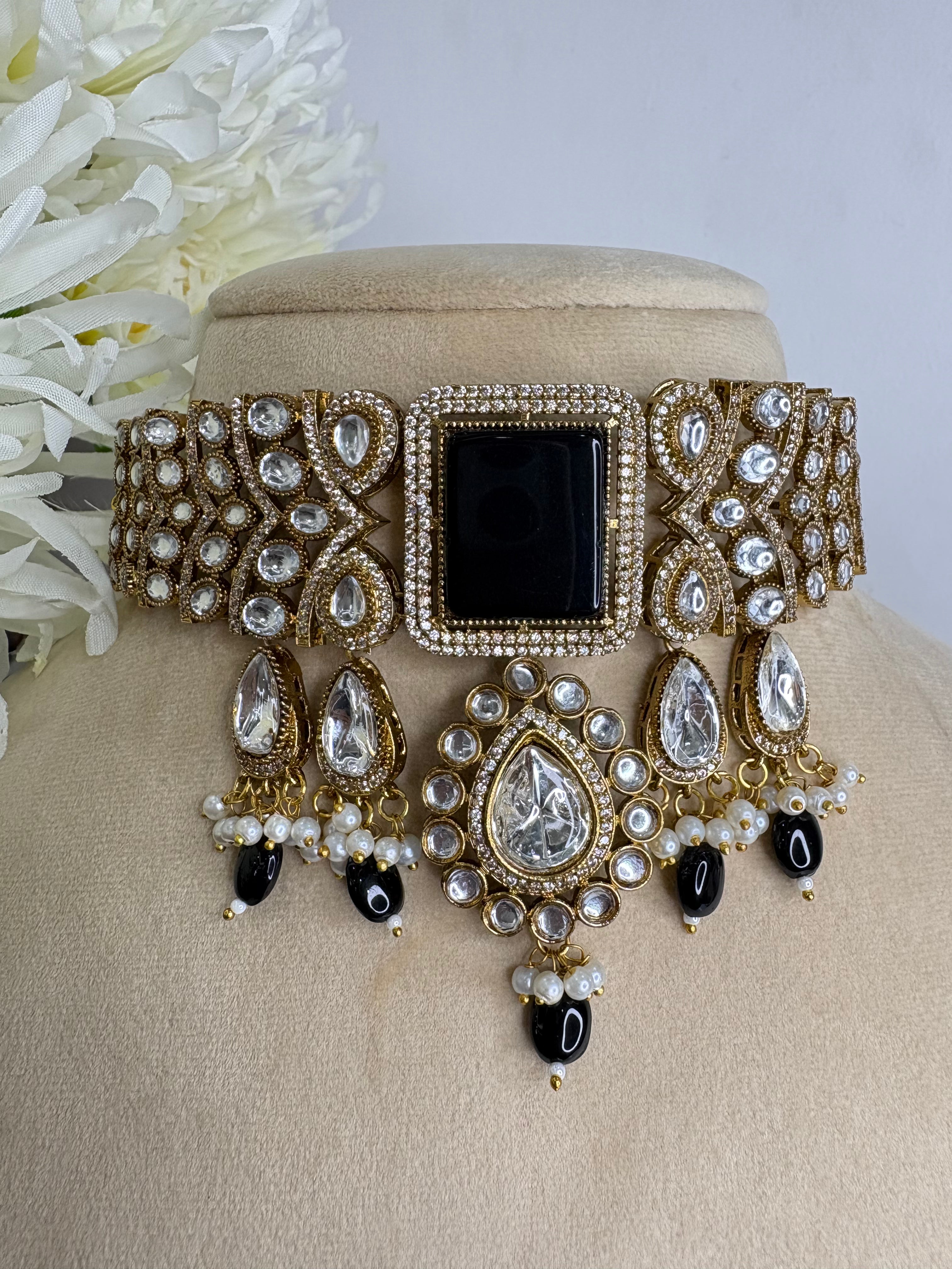 Kundan Necklace Set- YJ310010