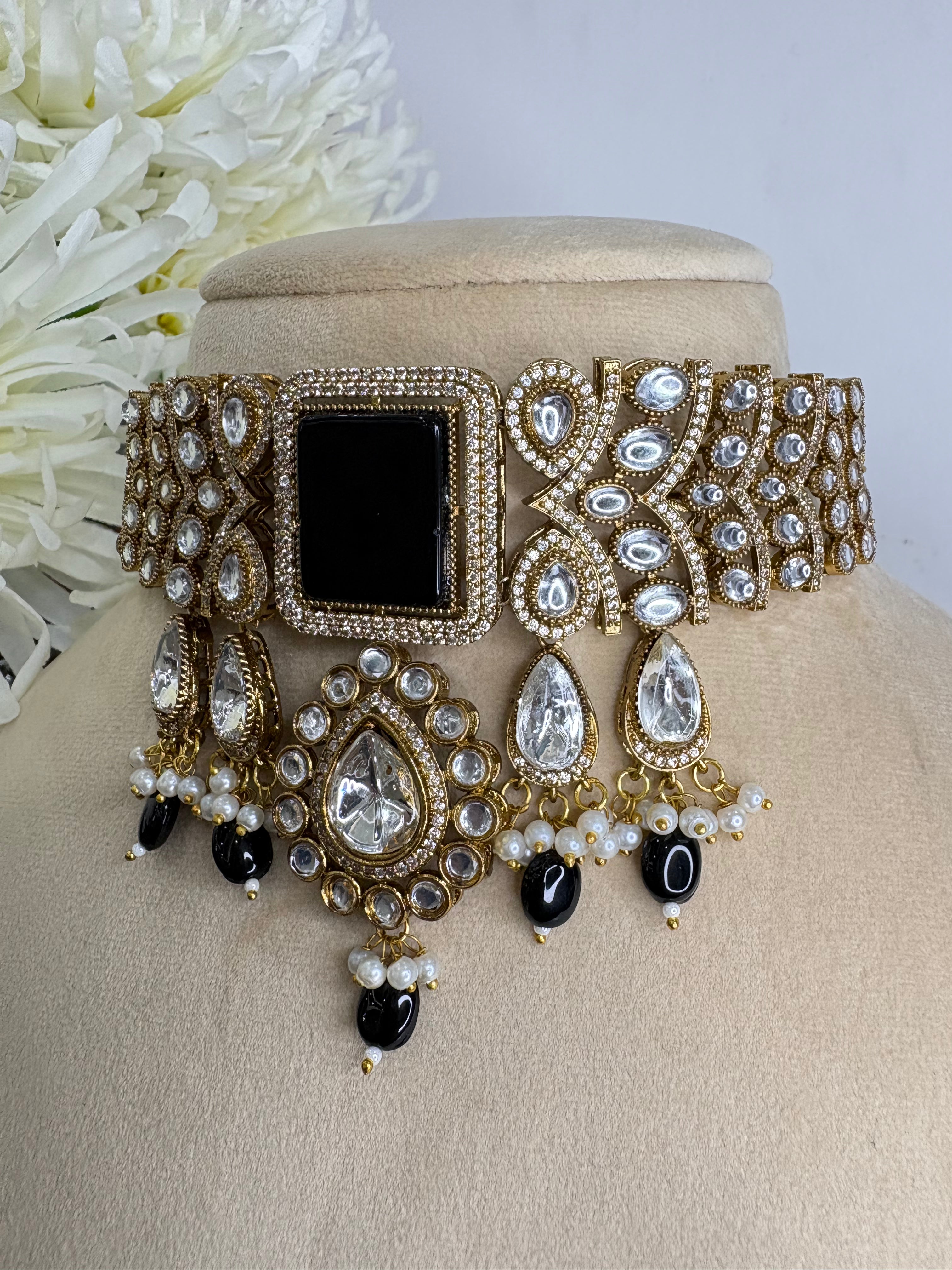 Kundan Necklace Set- YJ310010