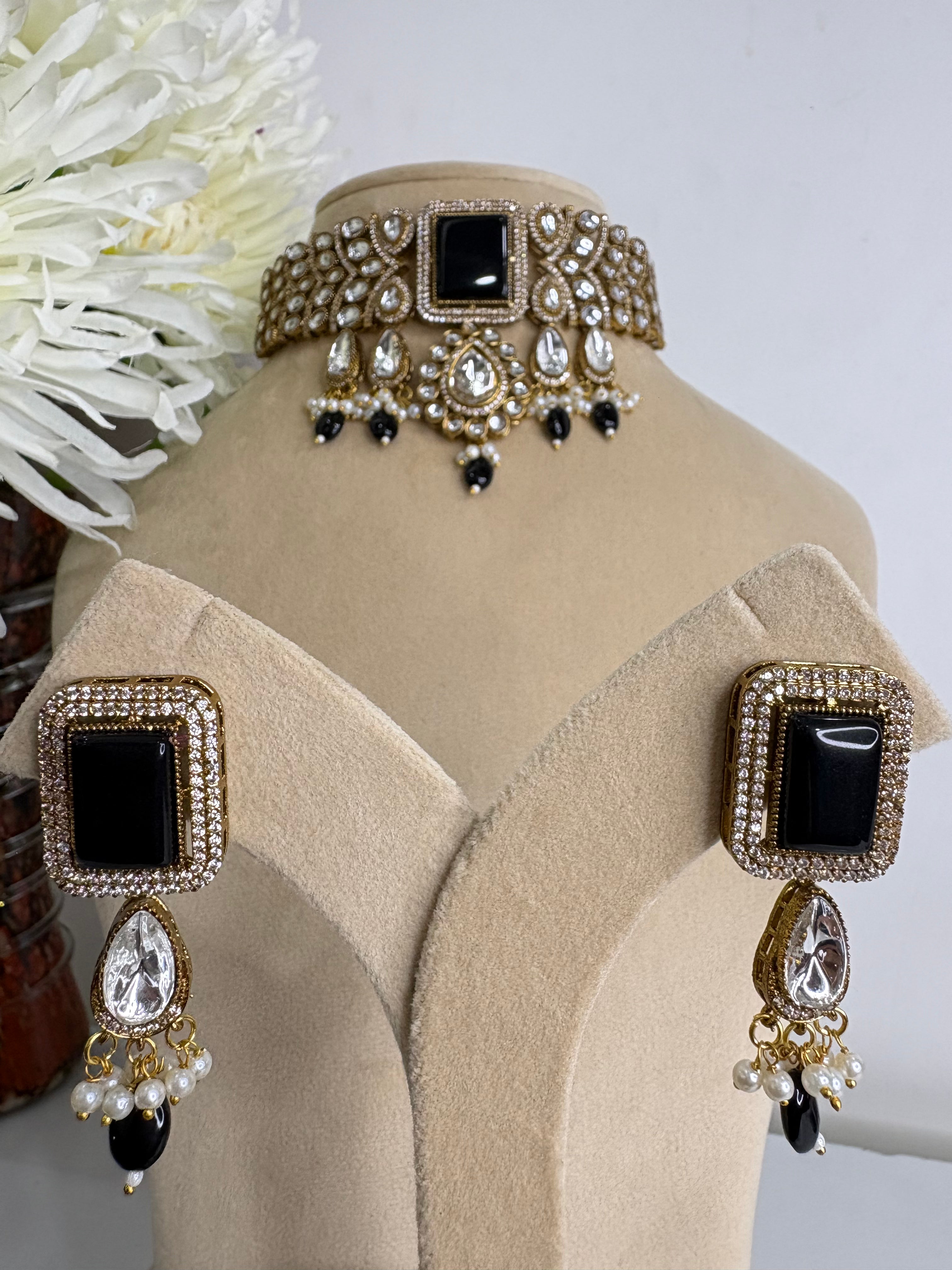 Kundan Necklace Set- YJ310010