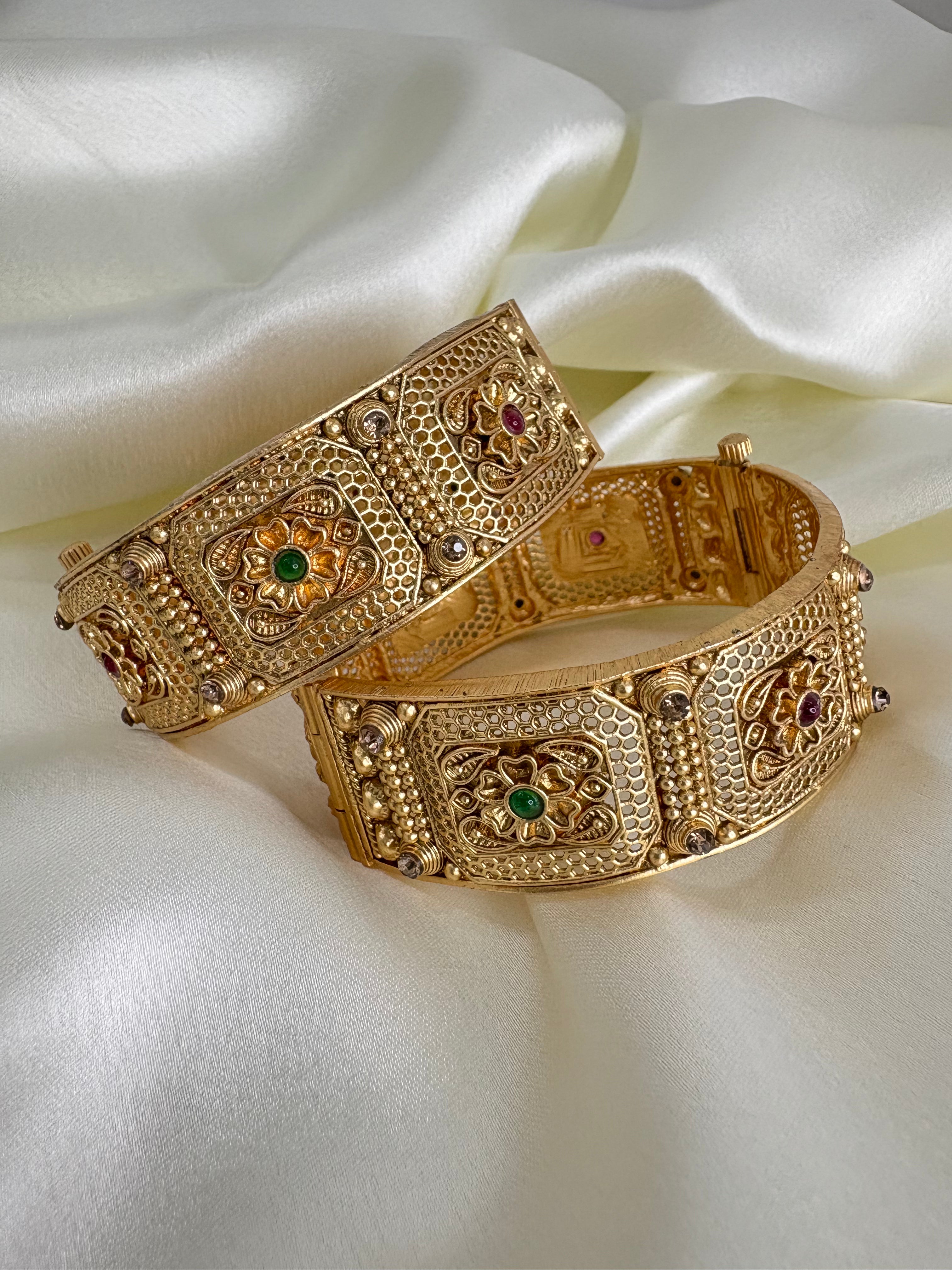 Gold Plated Bangle Set- YJ840002