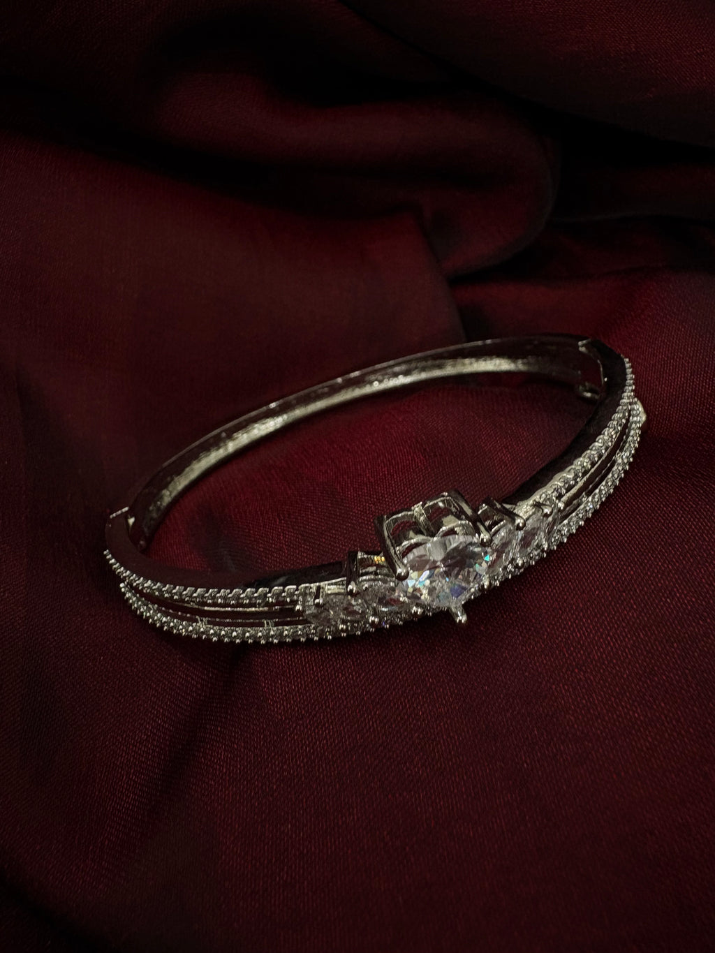 American Diamond Bracelet- YJ140004