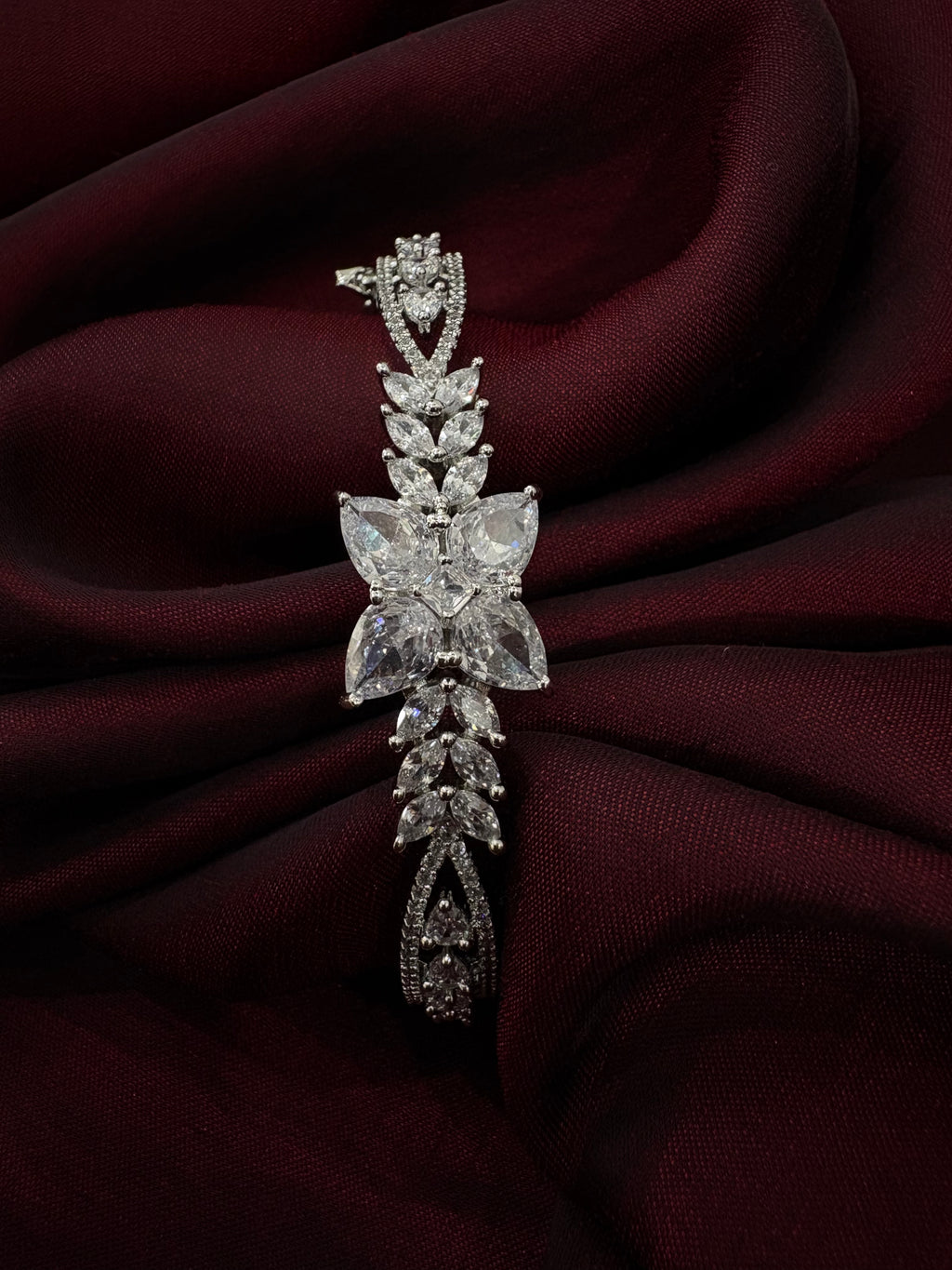 American Diamond Bracelet- YJ140008