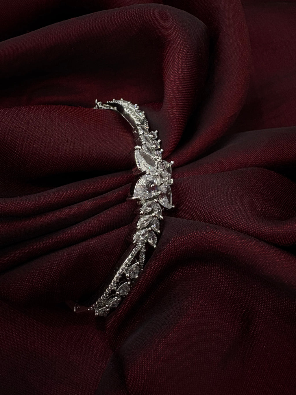 American Diamond Bracelet- YJ140008