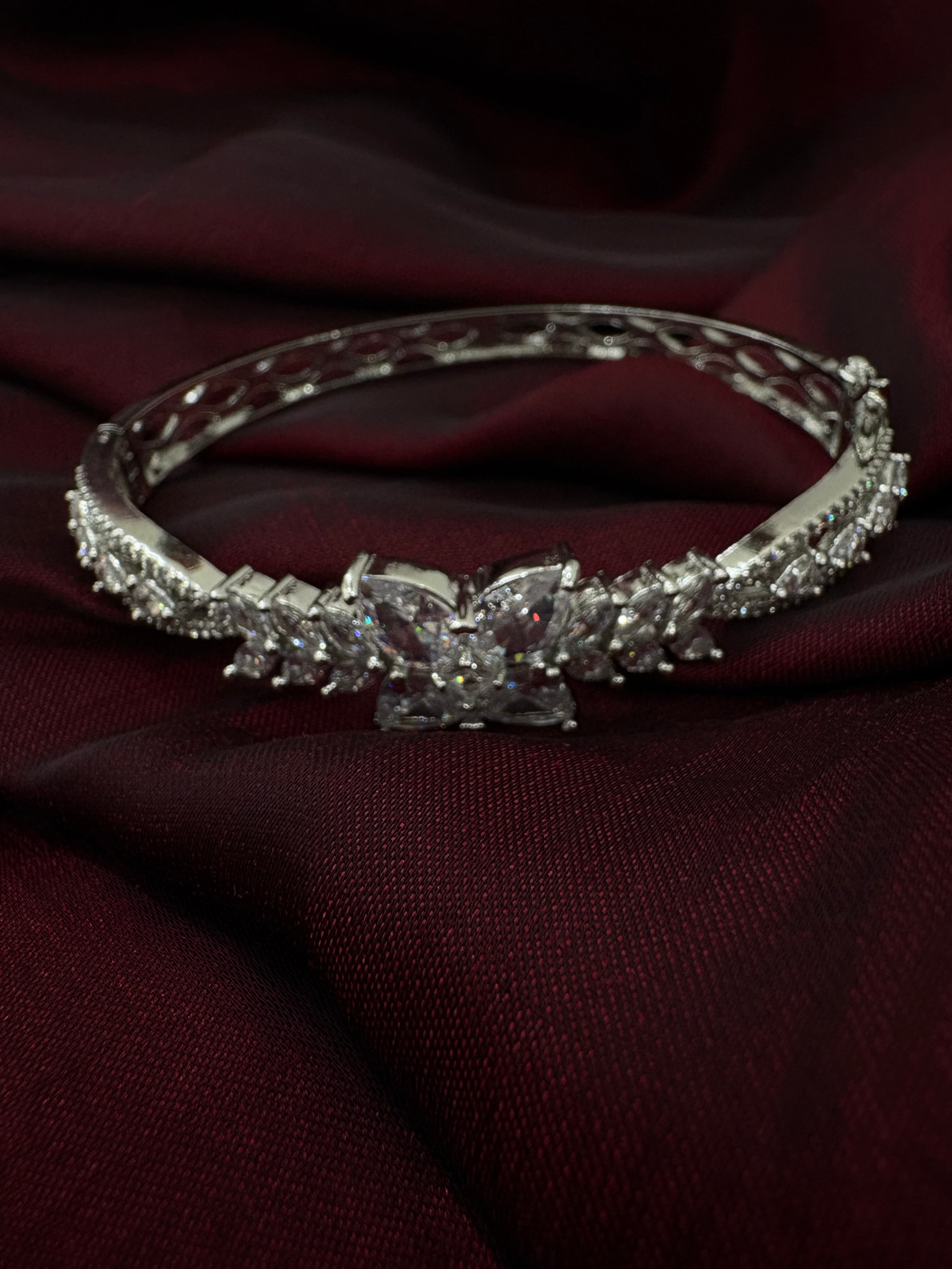 American Diamond Bracelet- YJ140008