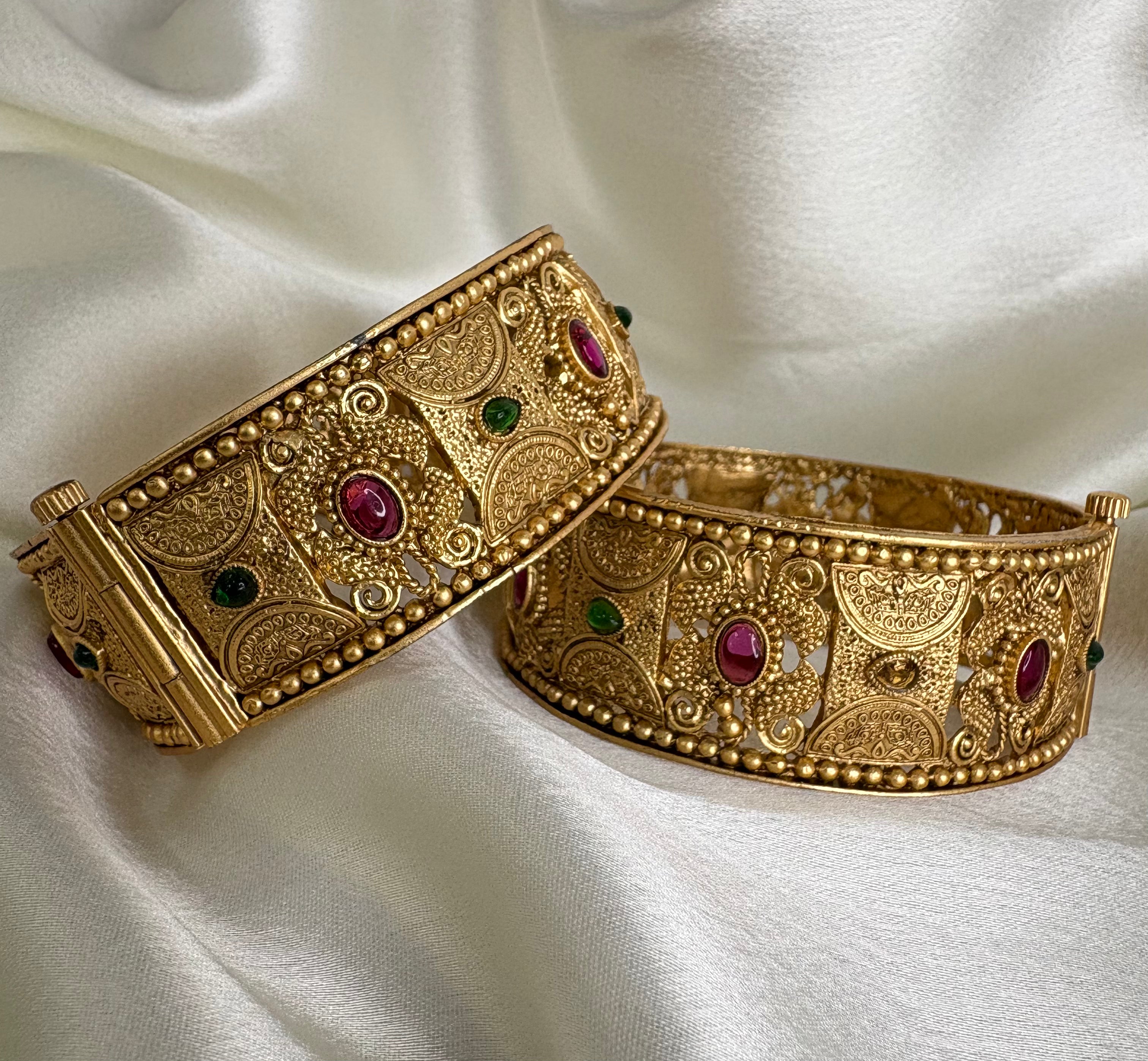 Gold Plated Bangle Set- YJ840007