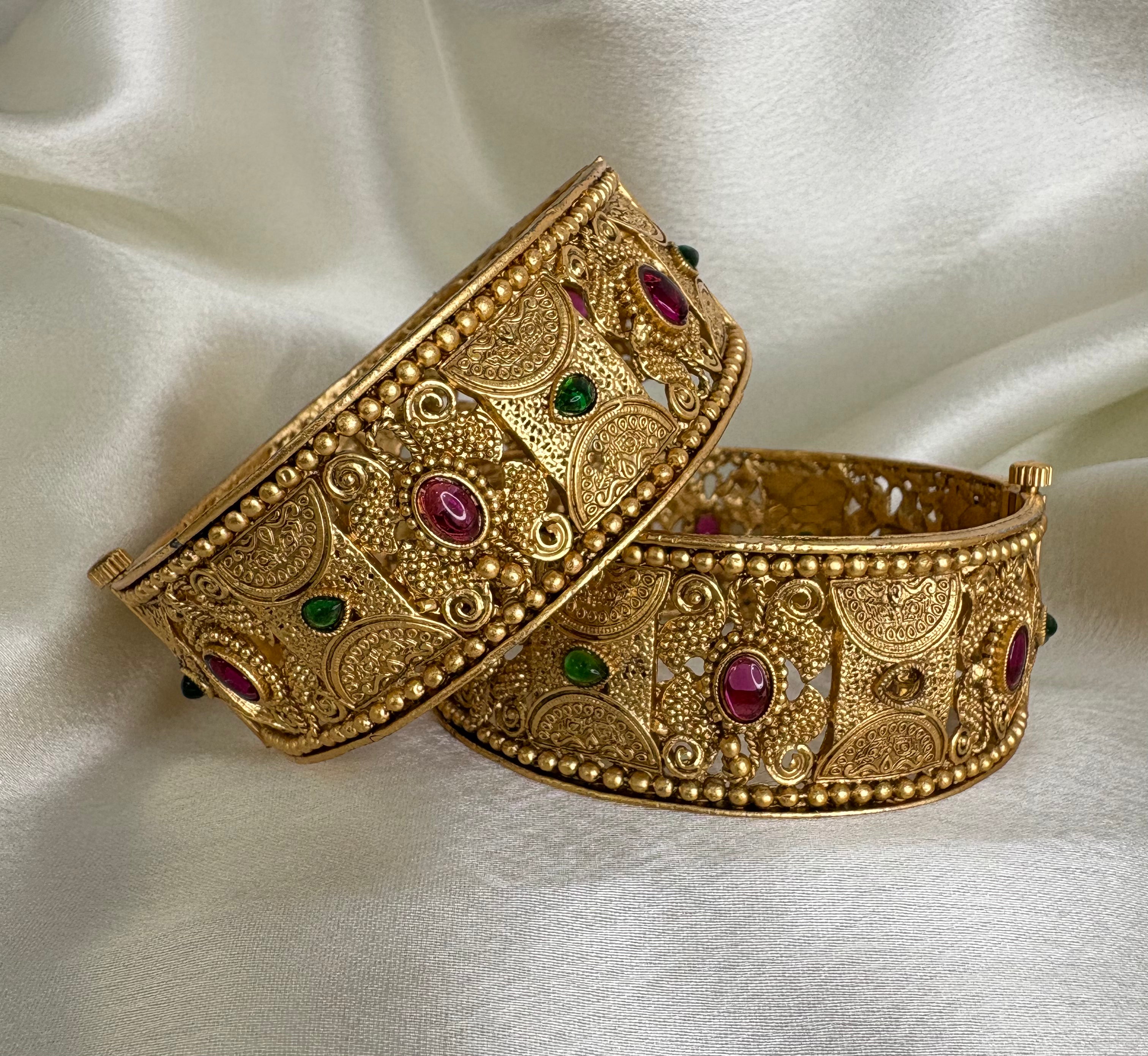 Gold Plated Bangle Set- YJ840007