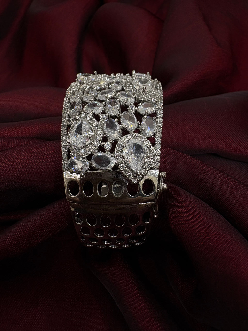 American Diamond Bracelet- YJ140001