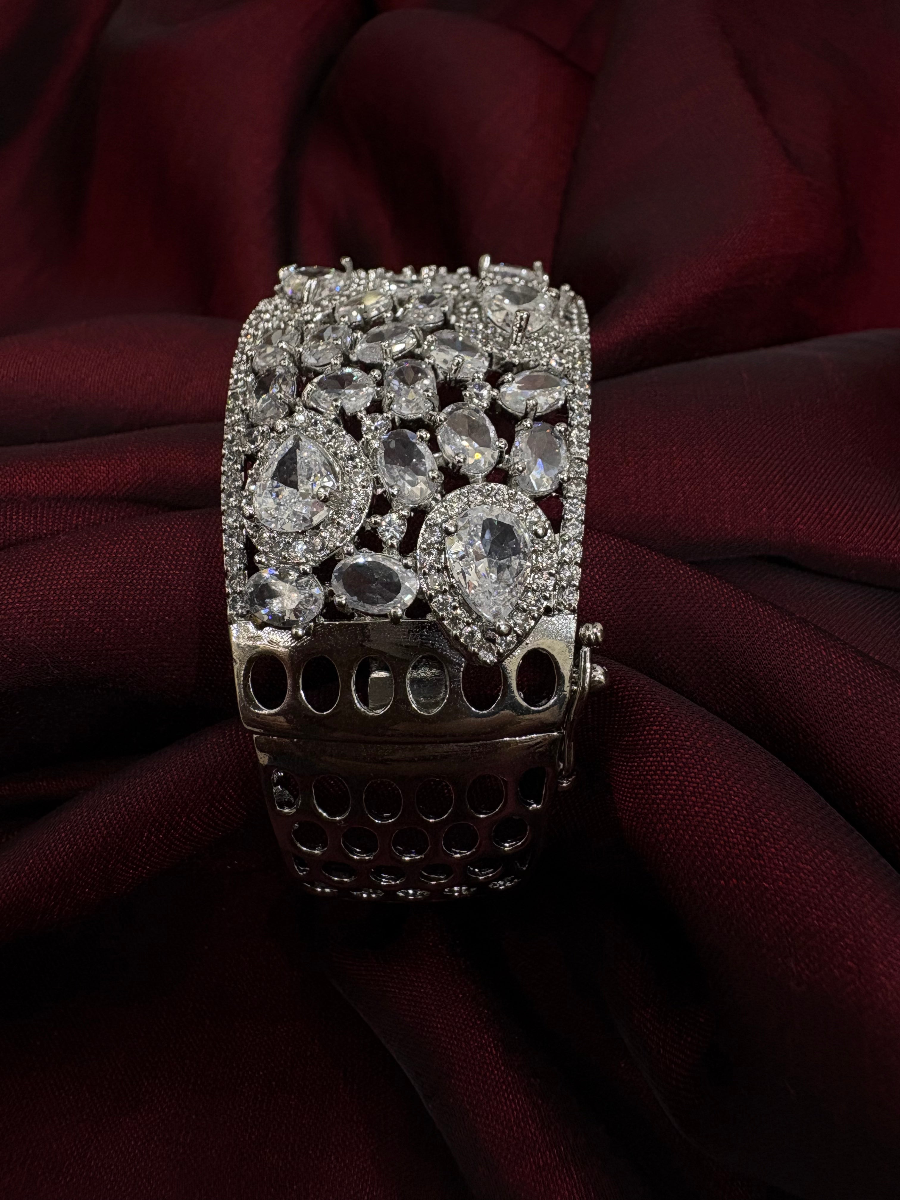 American Diamond Bracelet- YJ140001