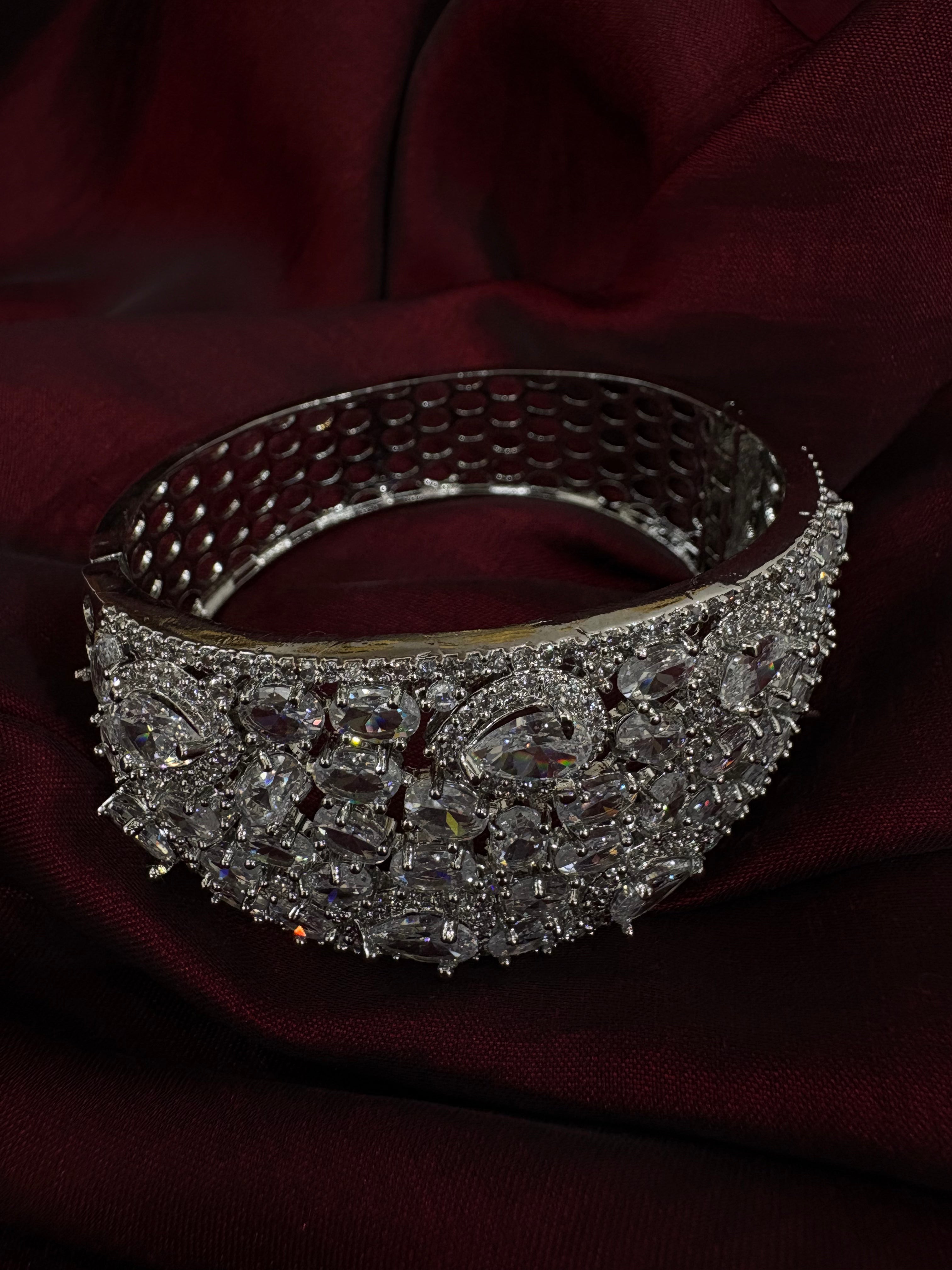 American Diamond Bracelet- YJ140001