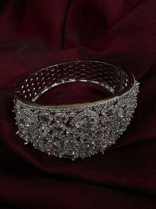 American Diamond Bracelet- YJ140001