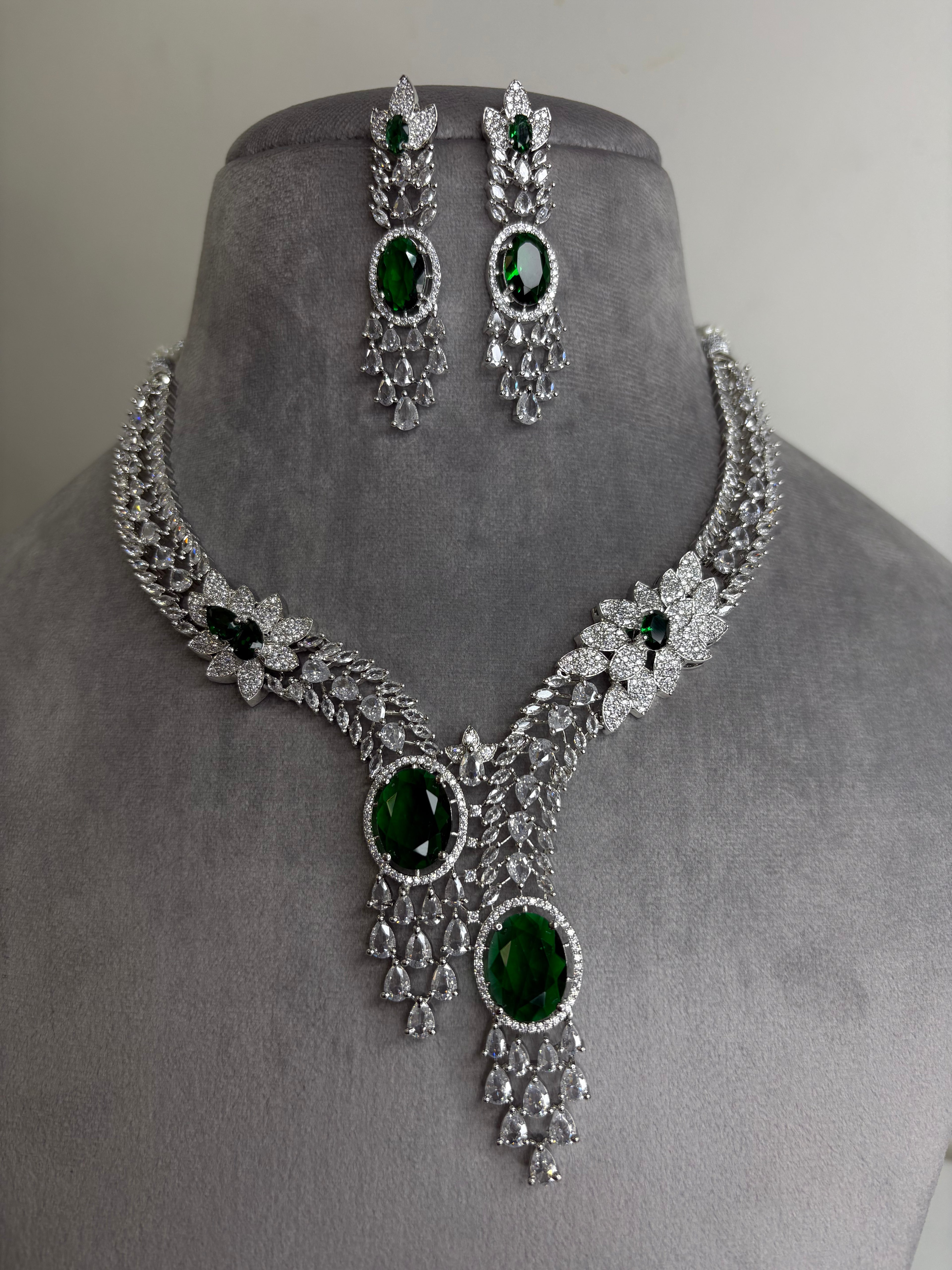 American Diamond Necklace Set- YJ110019